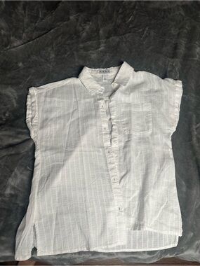 Casual White Short-Sleeve Button-Down Shirt